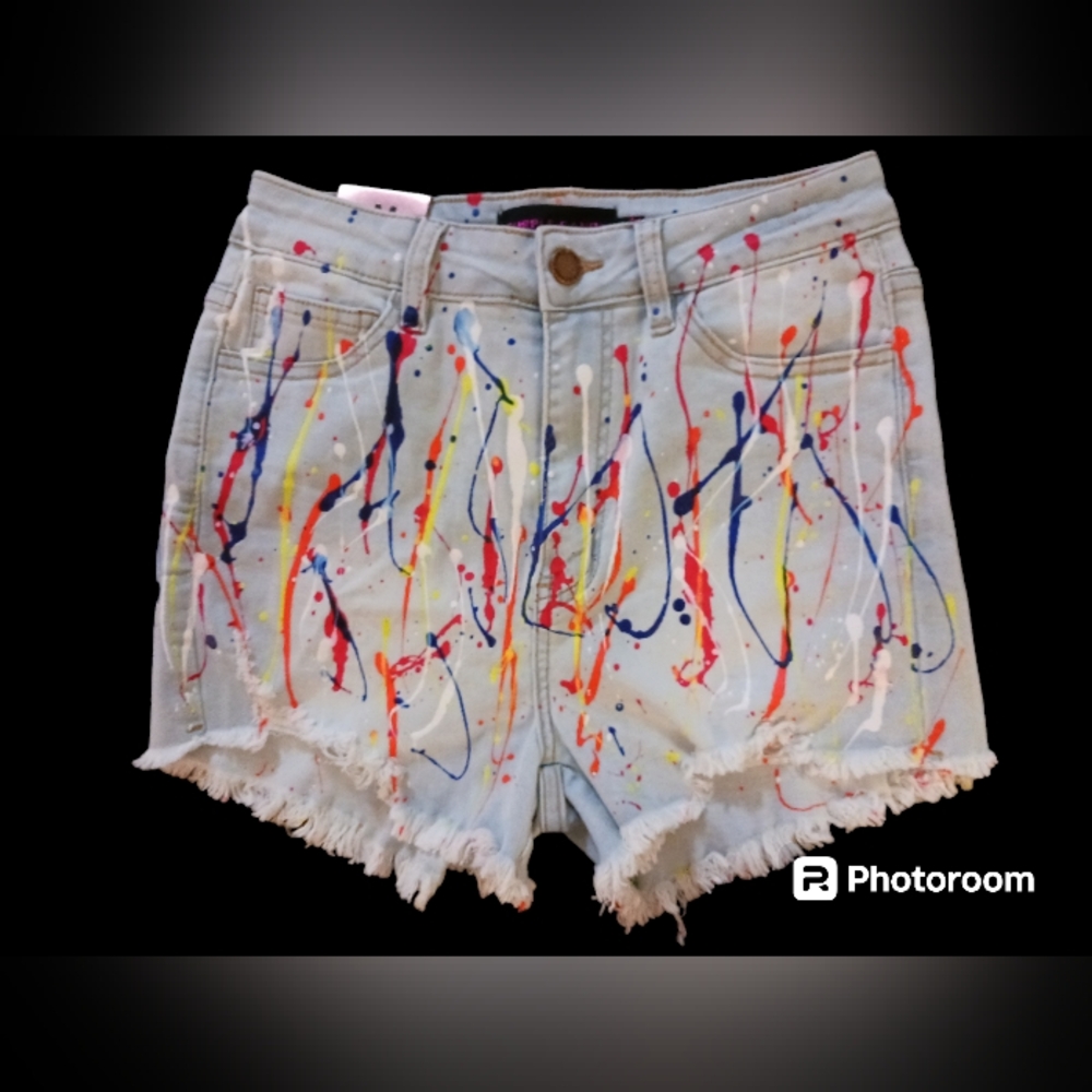 NWT PURPLE CANDY denim shorts.  Womens.  Size Medium.  Paint splatter.